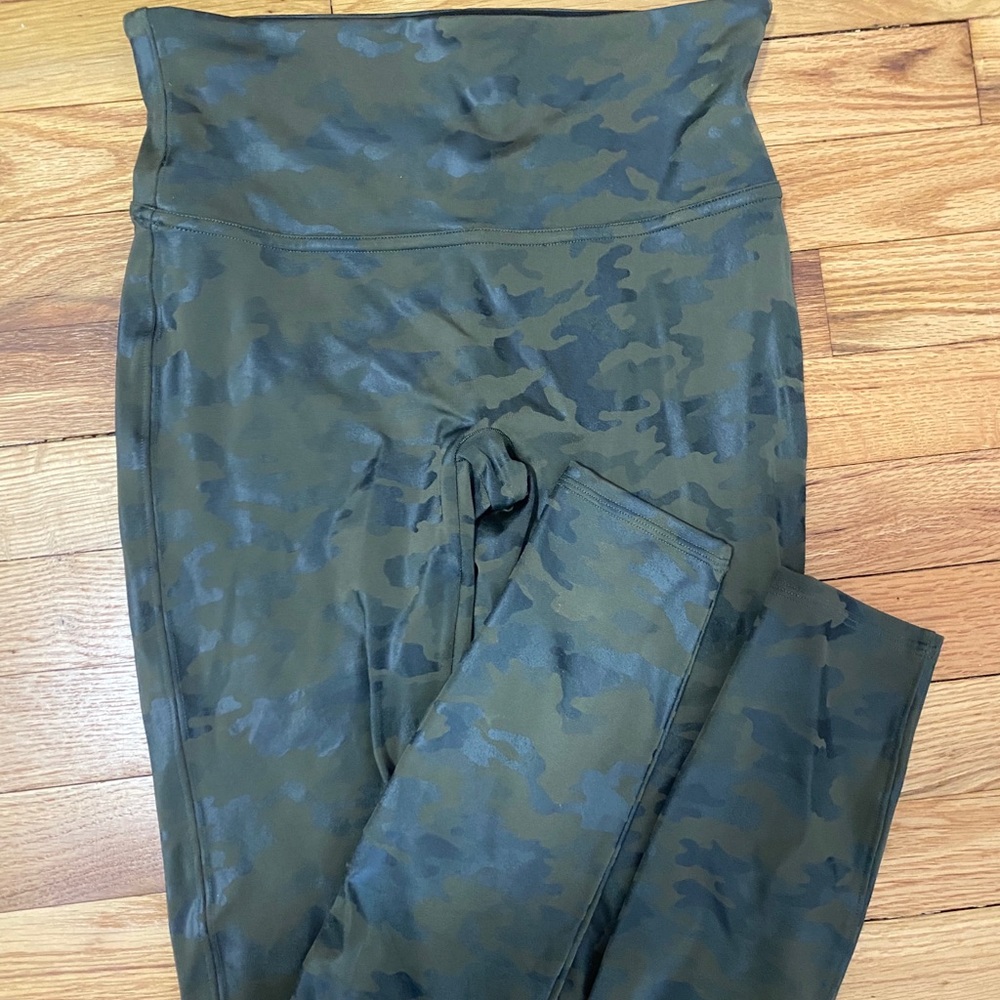 SPANX Faux Leather Camo Leggings WORN ONCE